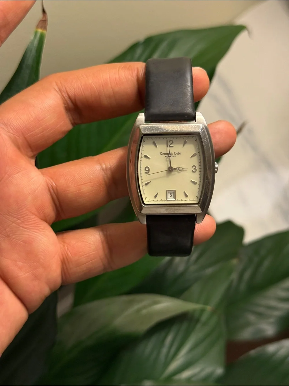 Kenneth Cole Men's Black Leather Classic Strap Watch with Cream Dial